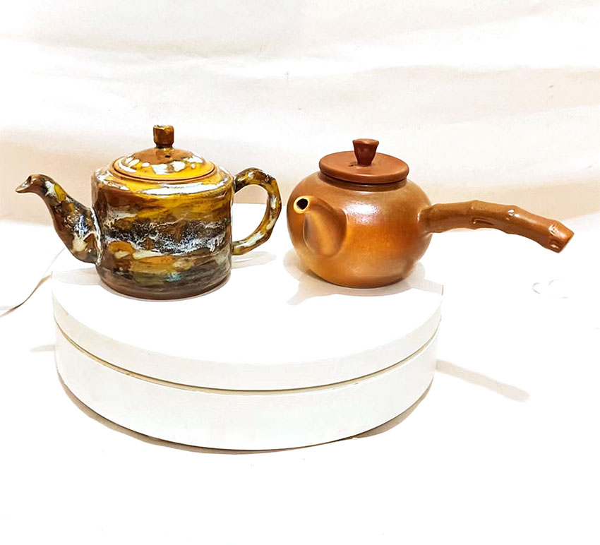 高温陶瓷，釉下五彩，纯天然矿物质《柴窑烧制茶壶》价格480元一把.jpg