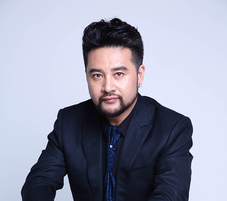 左金珠-中国书画家研究会一级书法家、著名演员